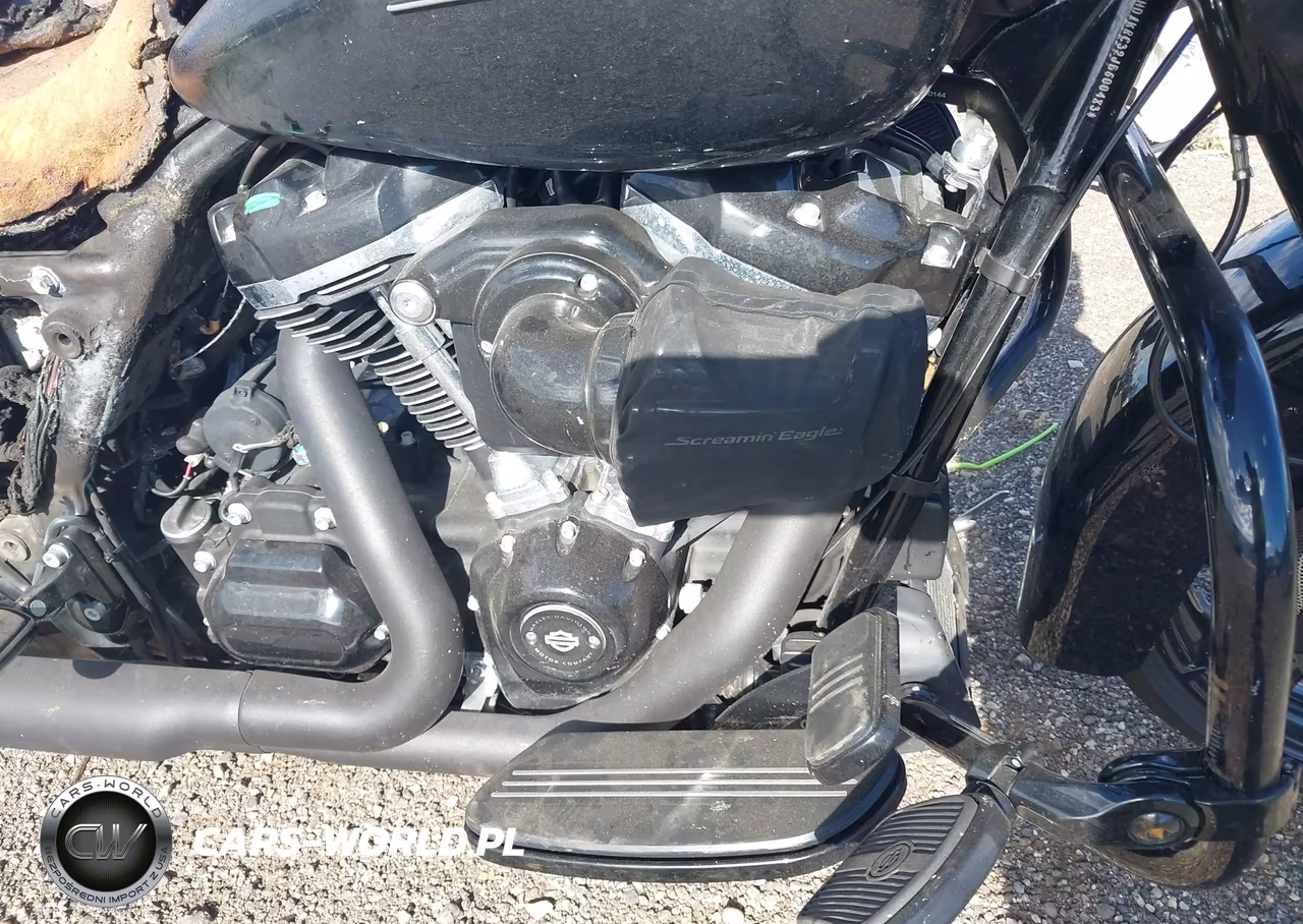 2018 Harley-Davidson Flhxs Street Glide Special VIN:1HD1KRC32JB600483 - 8