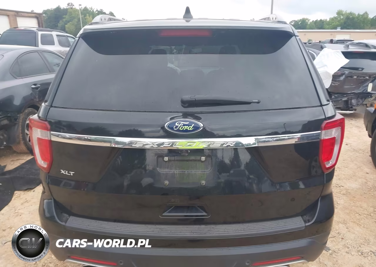 2018 Ford Explorer Xlt VIN:1FM5K7D82JGB56957 - 16