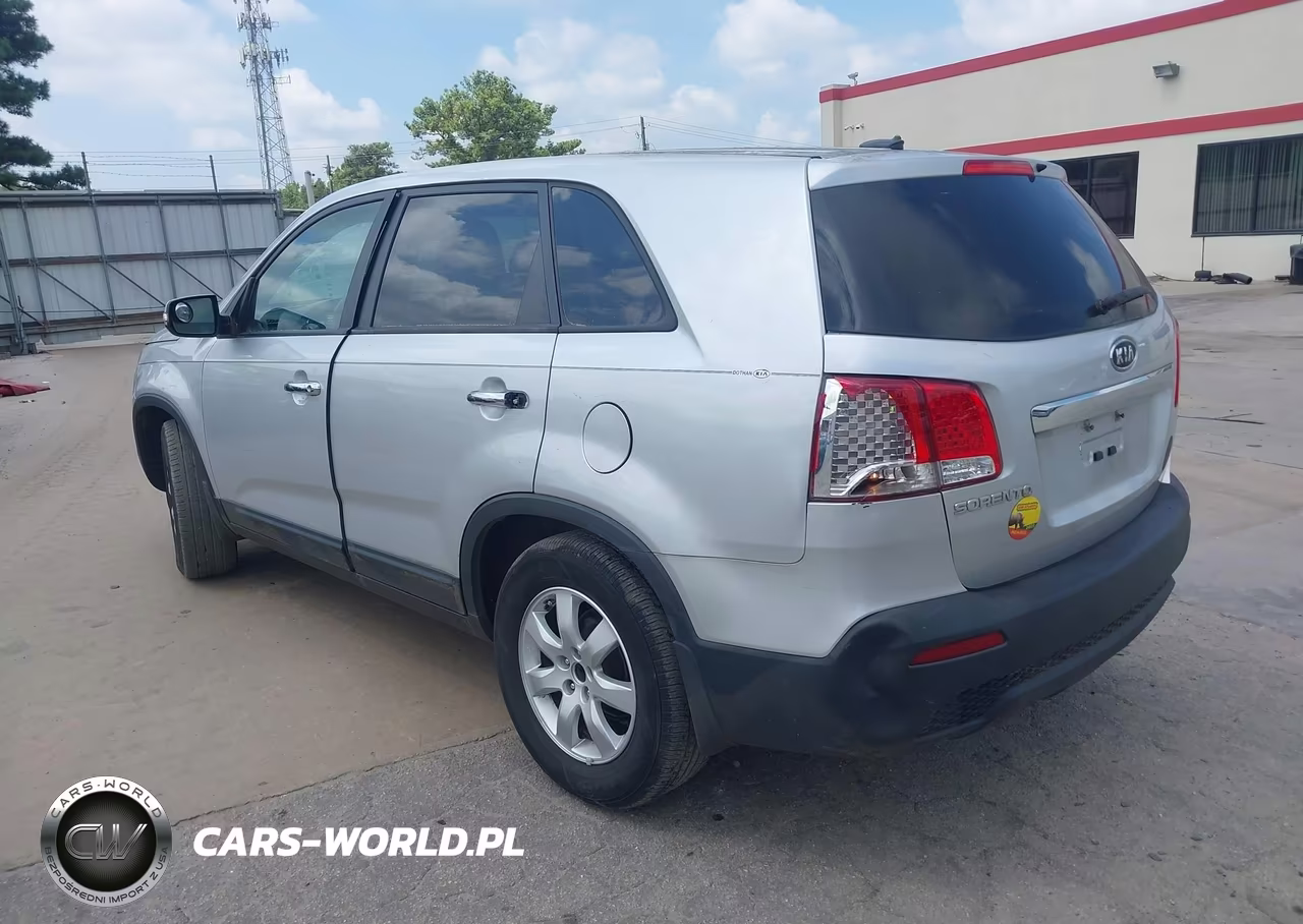 2012 Kia Sorento Lx VIN:5XYKT3A11CG245607 - 3