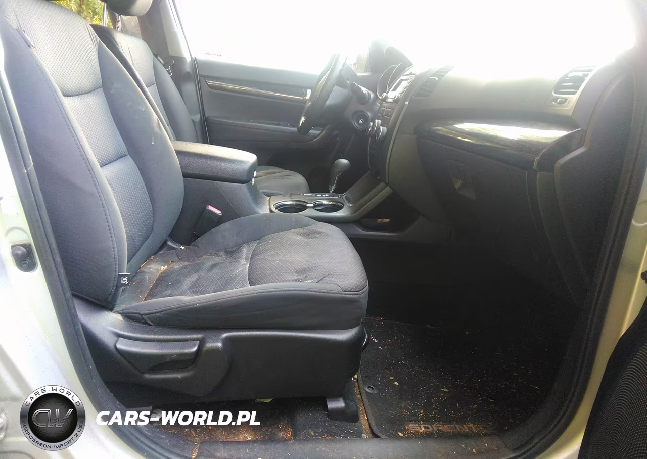 2012 Kia Sorento Lx VIN:5XYKT3A11CG245607 - 5