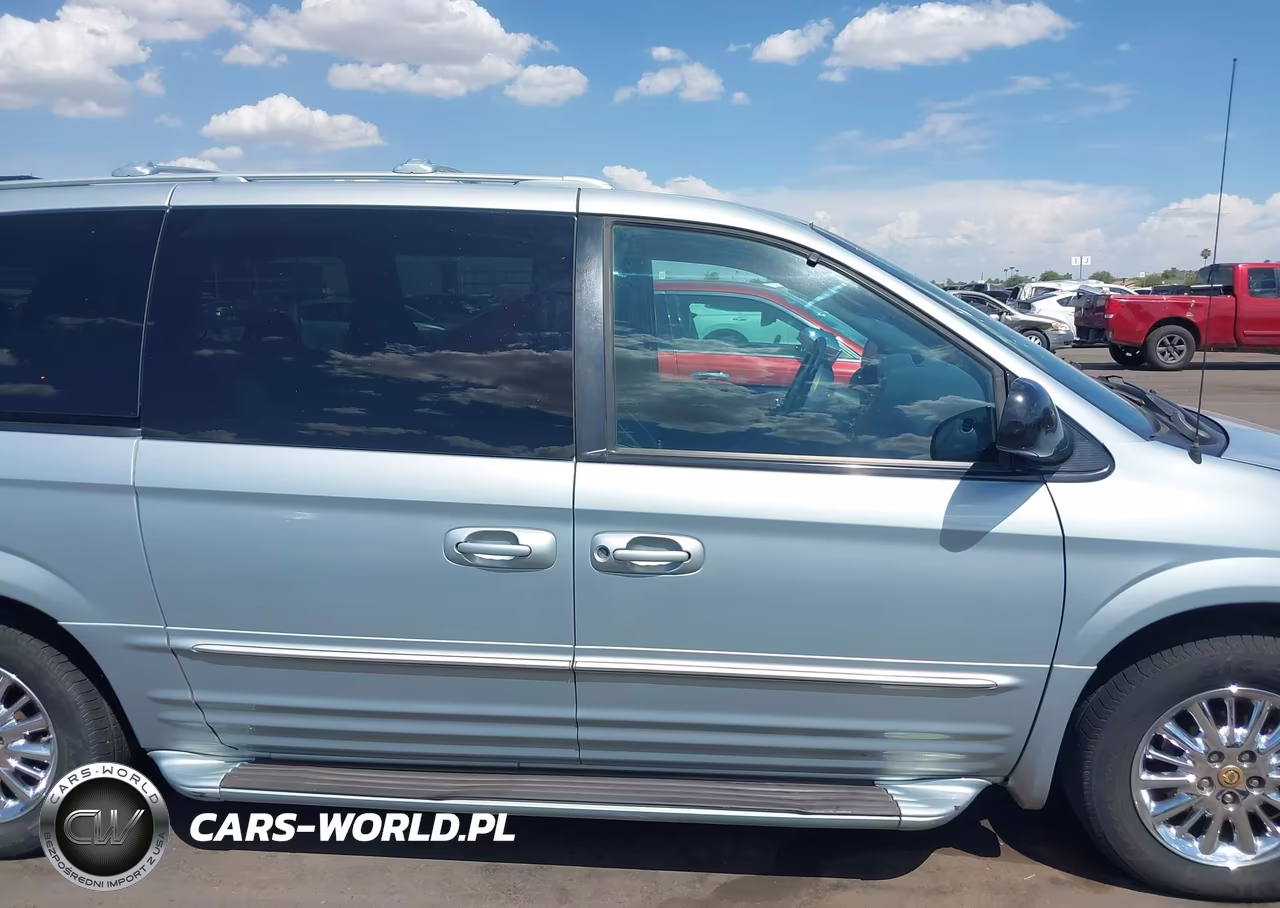 2002 Chrysler Town & Country Limited VIN:2C8GP64L32R613075 - 13