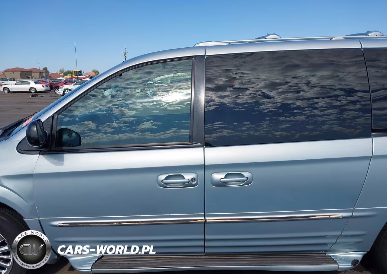 2002 Chrysler Town & Country Limited VIN:2C8GP64L32R613075 - 14