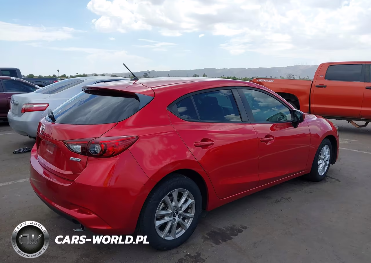 2018 Mazda Mazda3 Sport VIN:3MZBN1K75JM263204 - 4