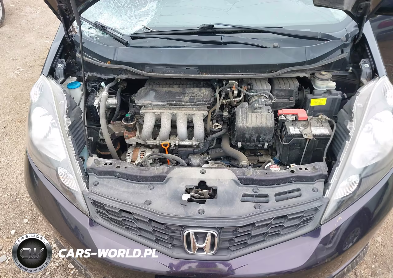2013 Honda Fit Sport VIN:JHMGE8H53DC044124 - 10