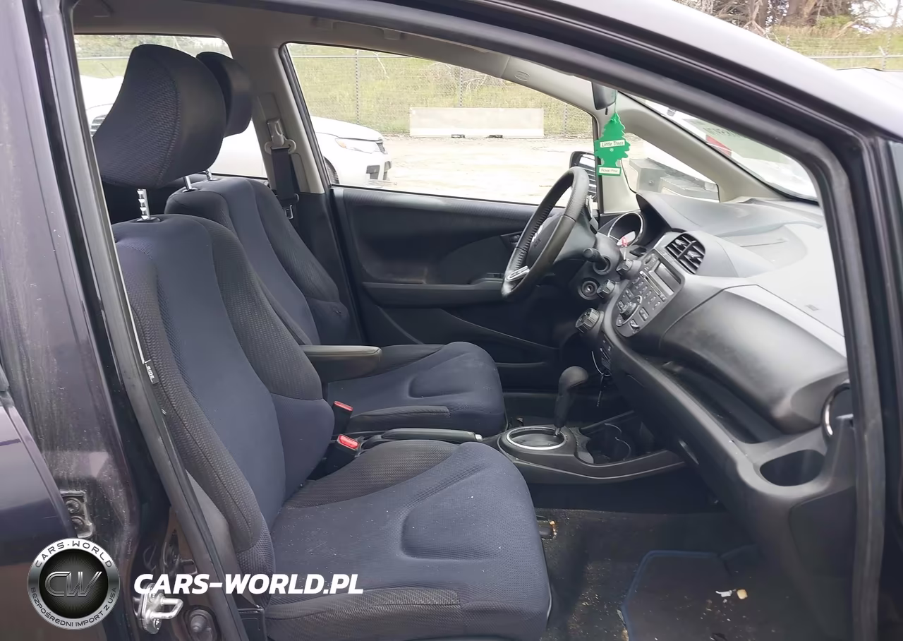 2013 Honda Fit Sport VIN:JHMGE8H53DC044124 - 5