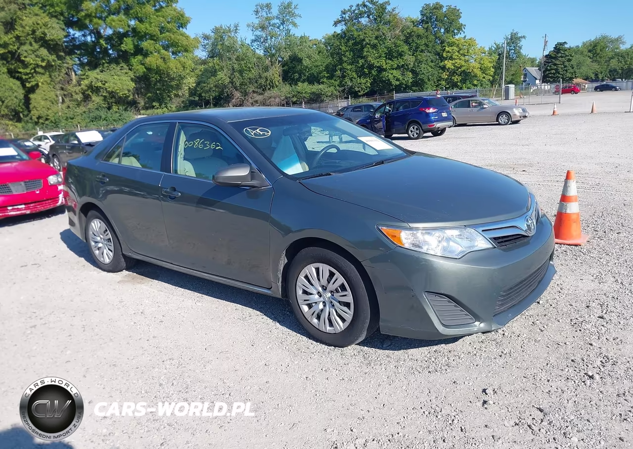 2012 Toyota Camry Le – zdjęcie 1 z 17