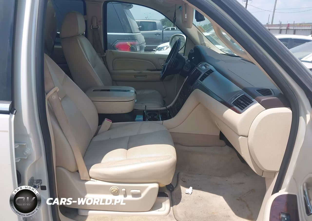 2008 Cadillac Escalade Standard VIN:1GYFK63888R245445 - 5
