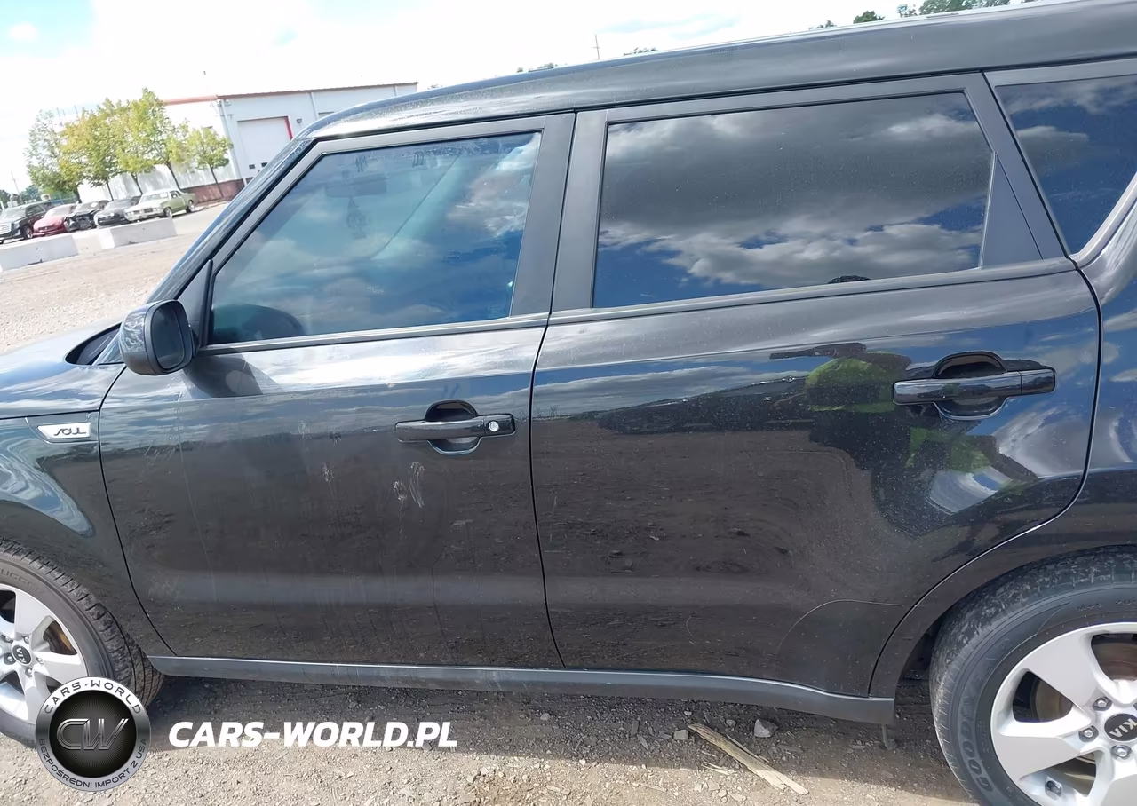 2018 Kia Soul VIN:KNDJN2A26J7903828 - 13