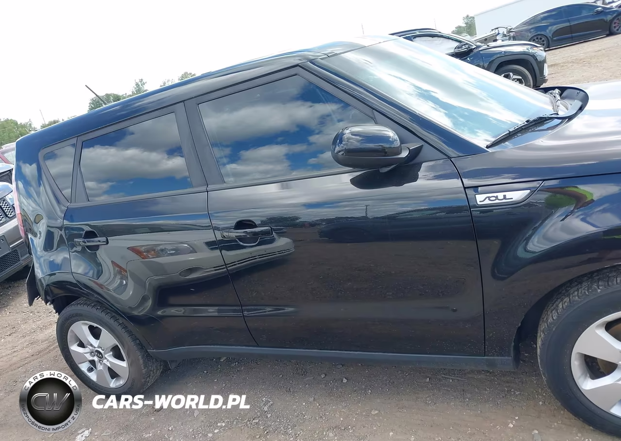 2018 Kia Soul VIN:KNDJN2A26J7903828 - 15