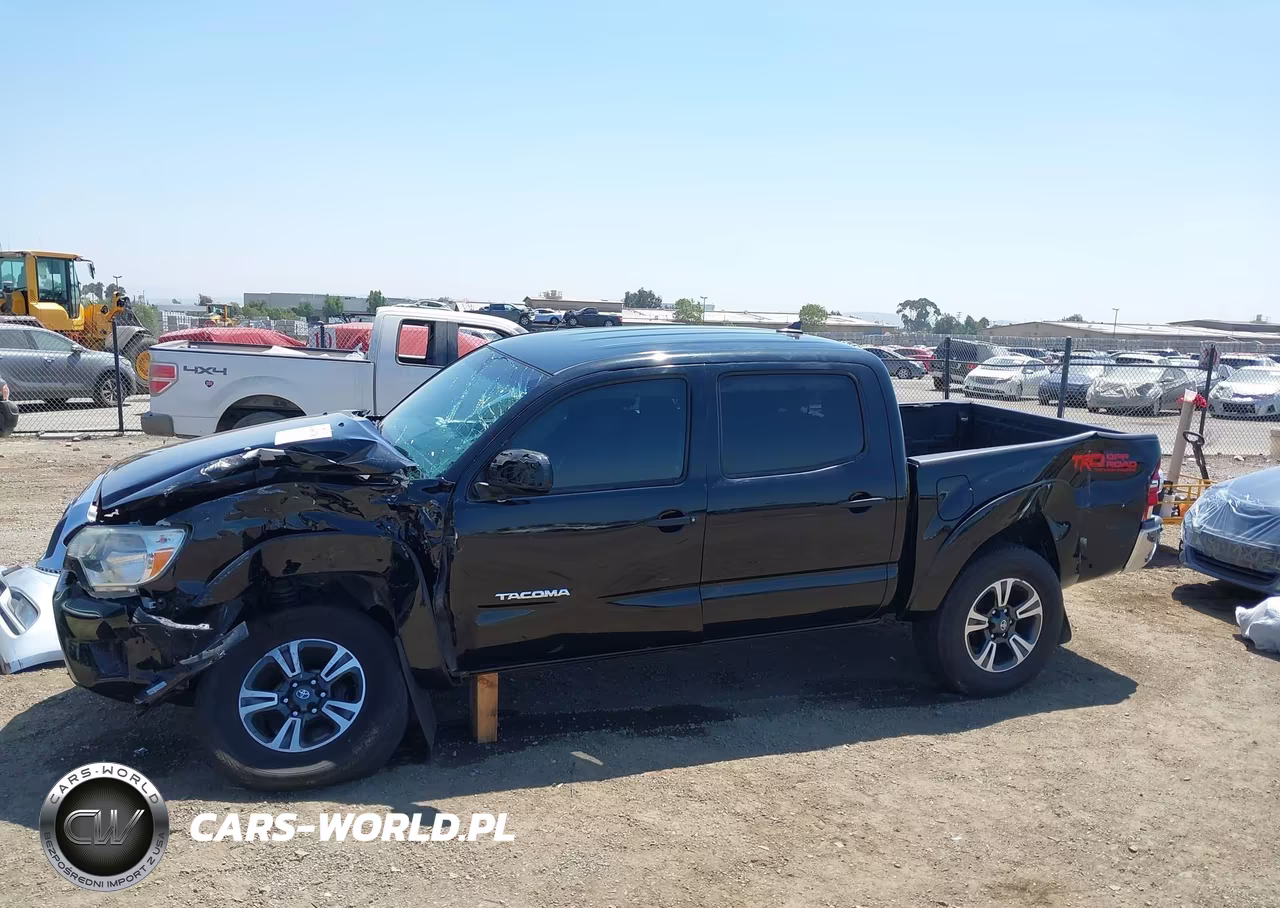 2015 Toyota Tacoma Prerunner V6 VIN:3TMJU4GN7FM190273 - 14
