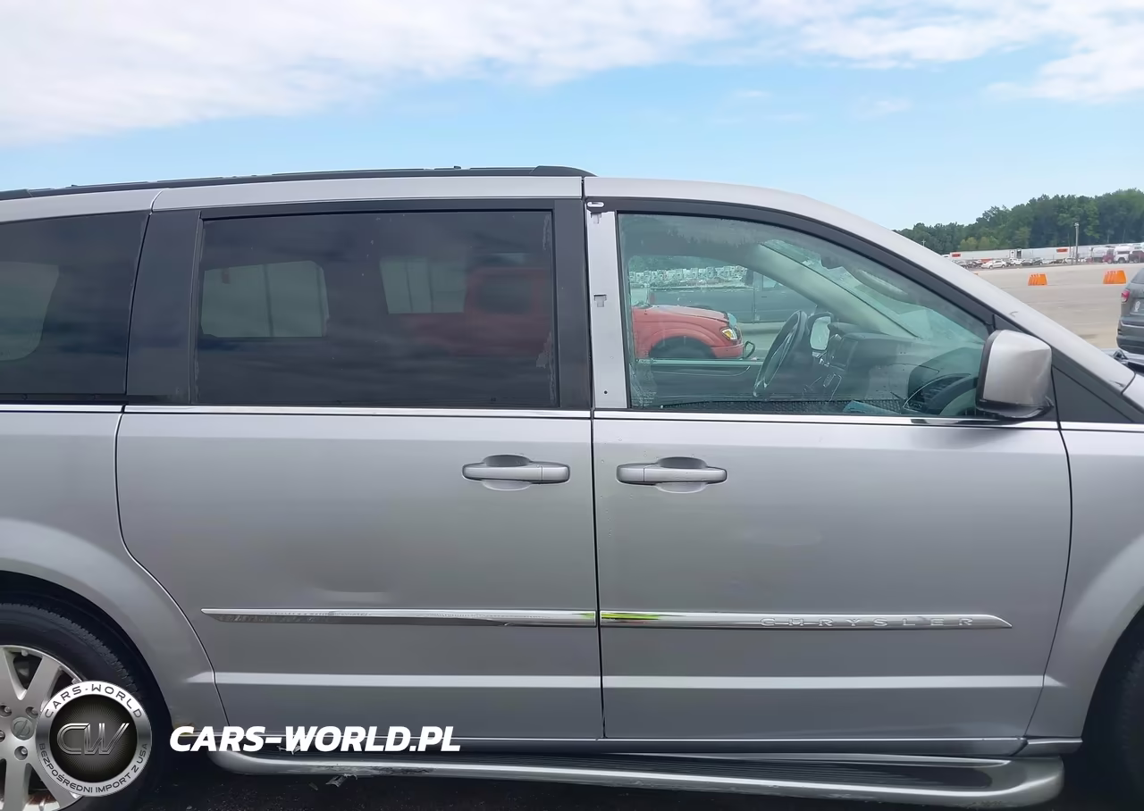 2014 Chrysler Town & Country Touring VIN:2C4RC1BGXER124420 - 13
