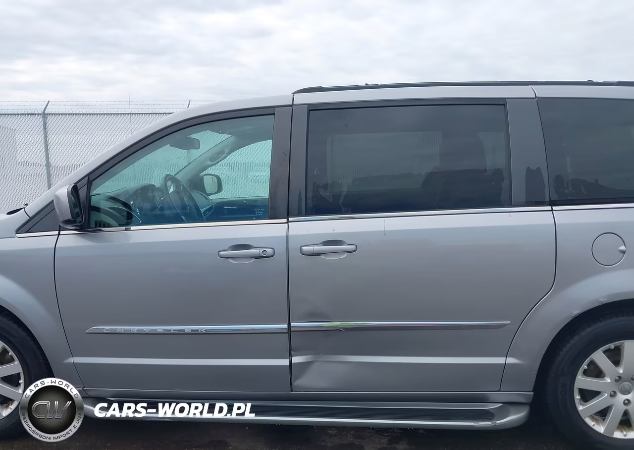 2014 Chrysler Town & Country Touring VIN:2C4RC1BGXER124420 - 14