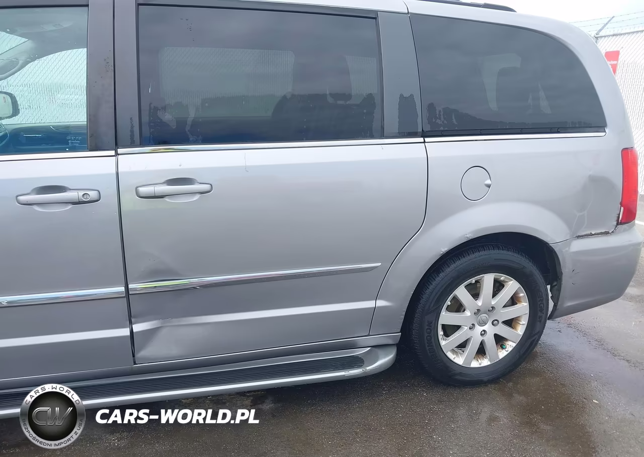 2014 Chrysler Town & Country Touring VIN:2C4RC1BGXER124420 - 6