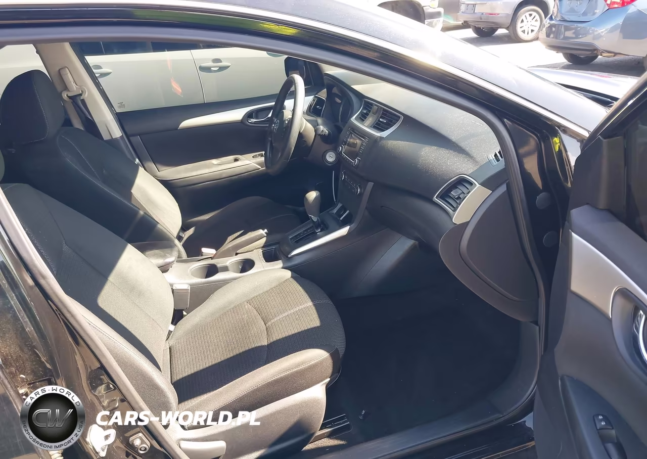 2018 Nissan Sentra S VIN:3N1AB7AP5JY270855 - 5