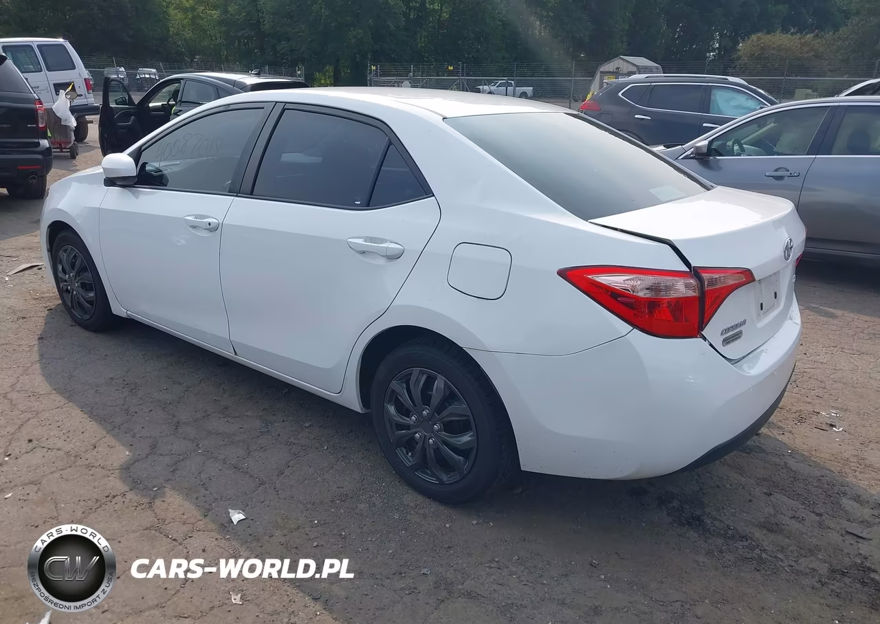 2019 Toyota Corolla Le VIN:2T1BURHE7KC145935 - 3