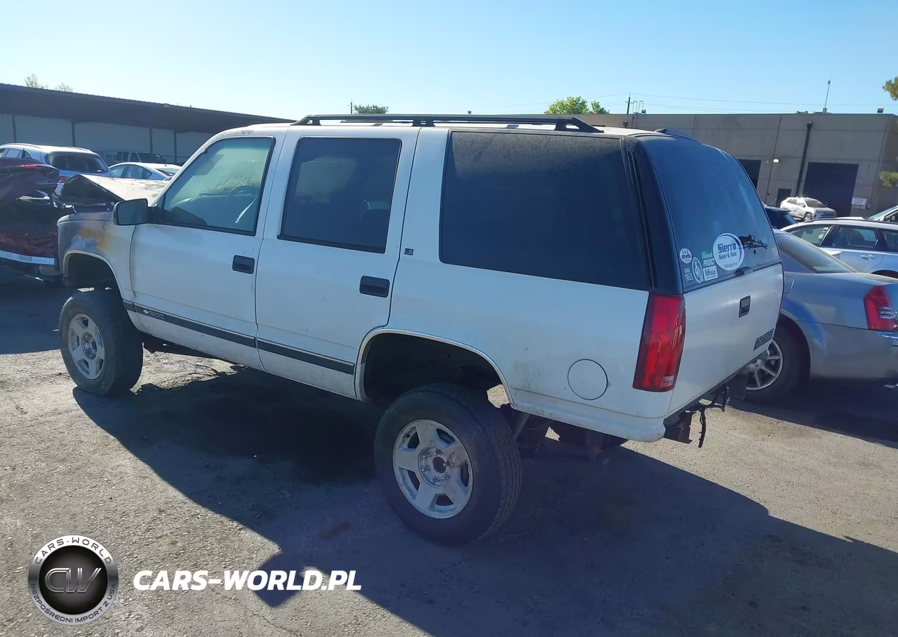 1996 Chevrolet Tahoe K1500 VIN:1GNEK13R8TJ372949 - 3