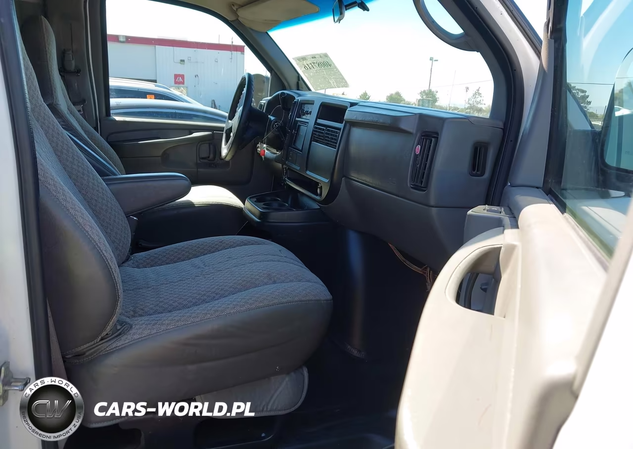 2005 Chevrolet Express VIN:1GCGG25V151132289 - 5