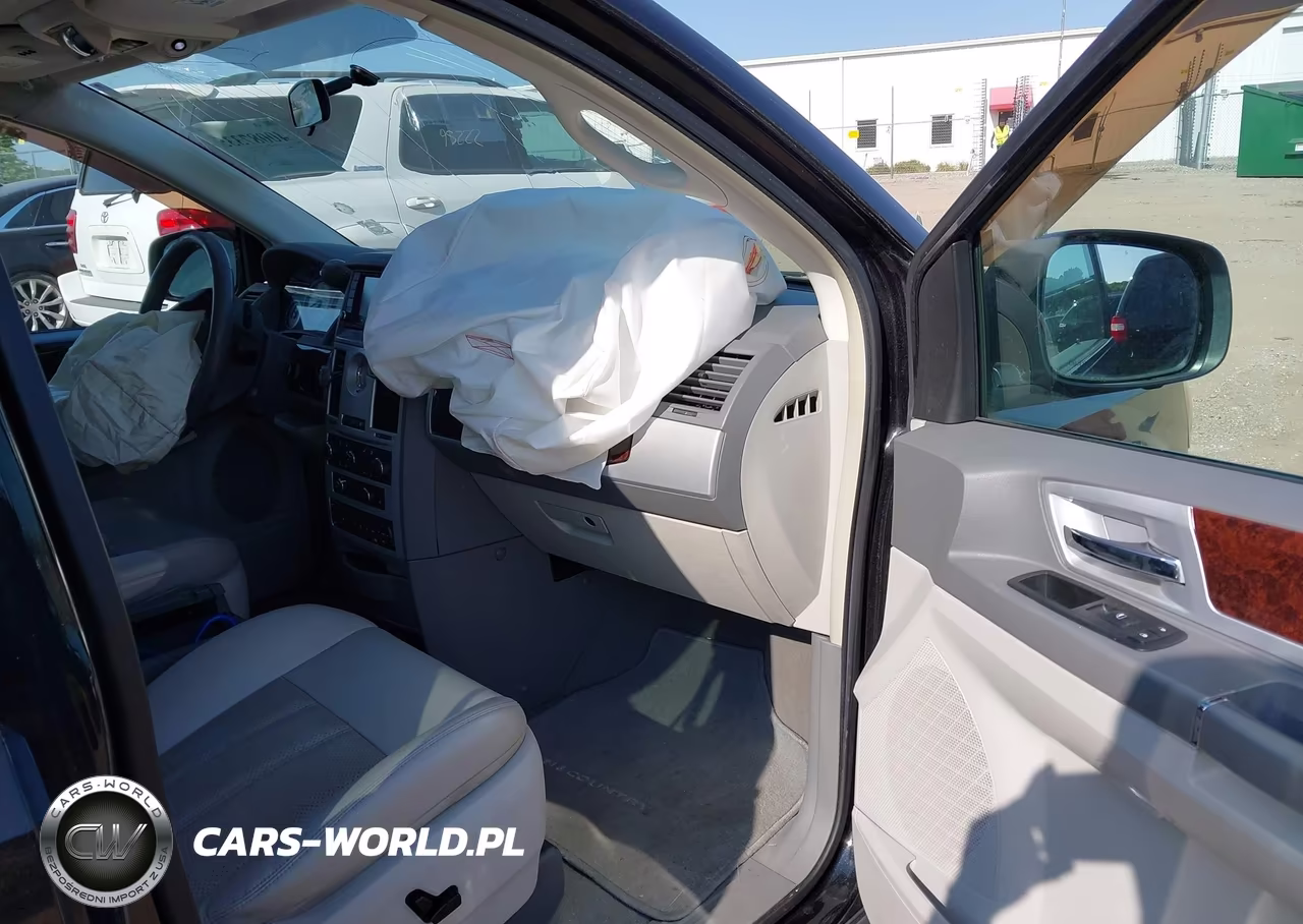 2009 Chrysler Town & Country Touring VIN:2A8HR54169R640931 - 5