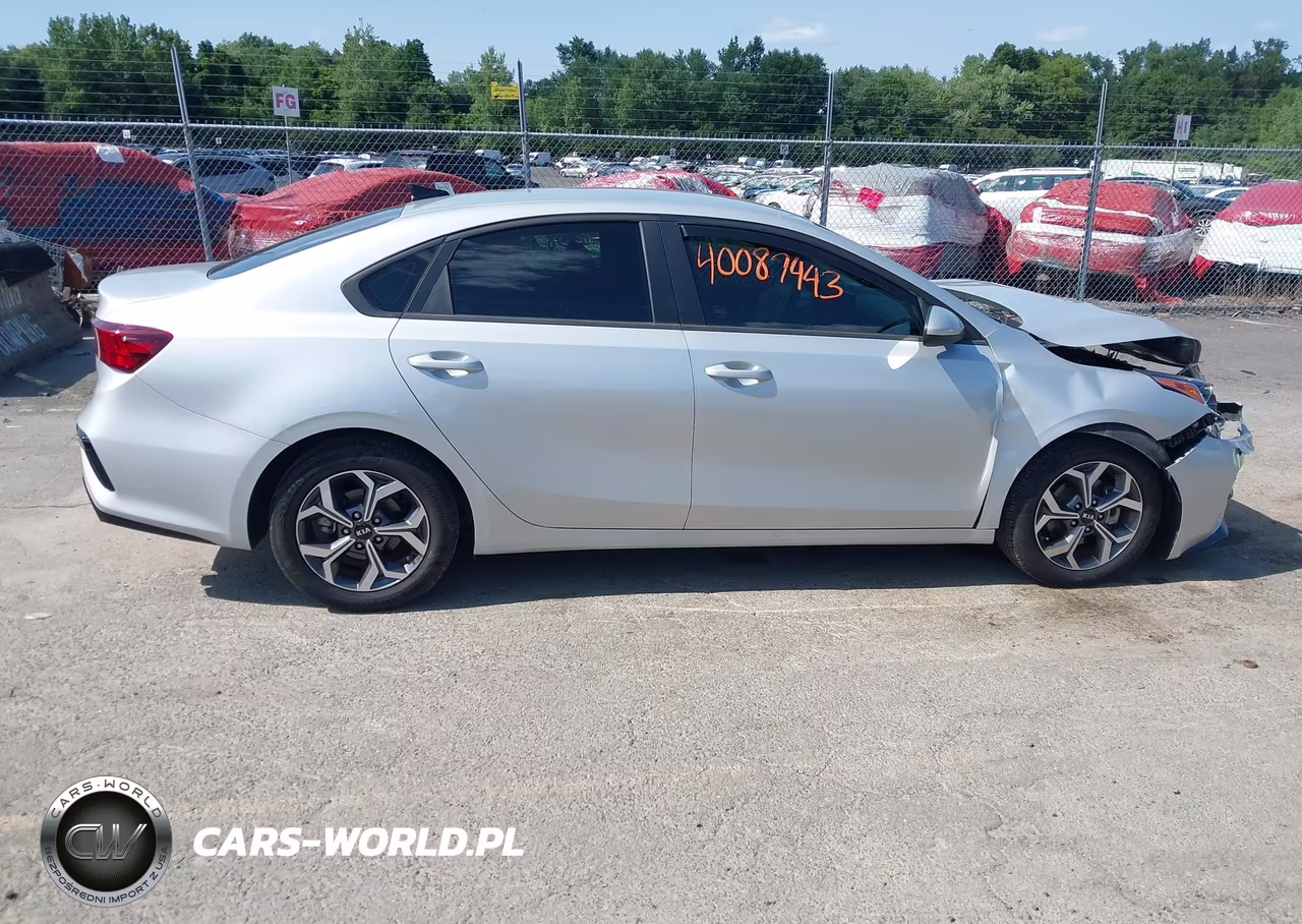 2021 Kia Forte Lxs VIN:3KPF24AD0ME370570 - 13