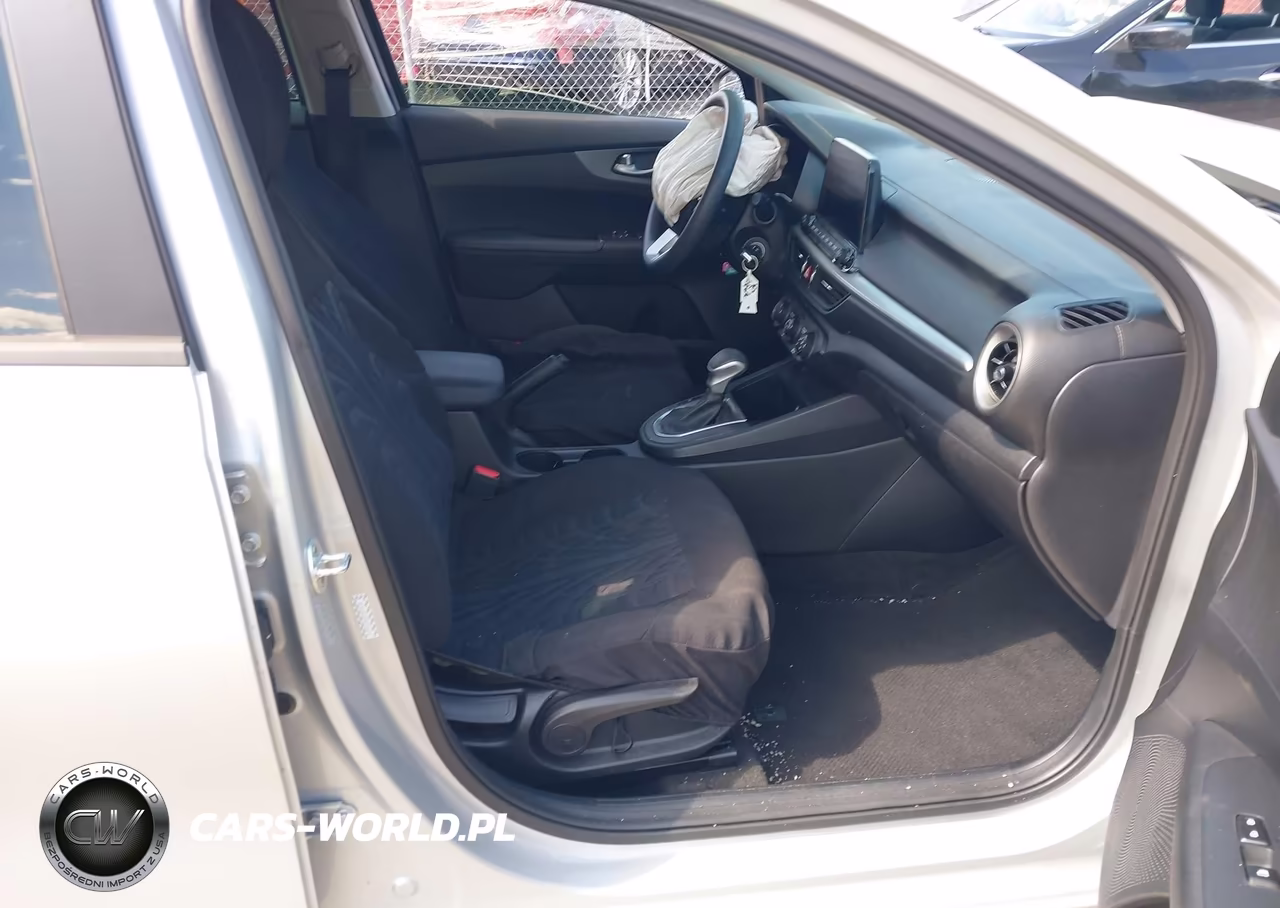 2021 Kia Forte Lxs VIN:3KPF24AD0ME370570 - 5