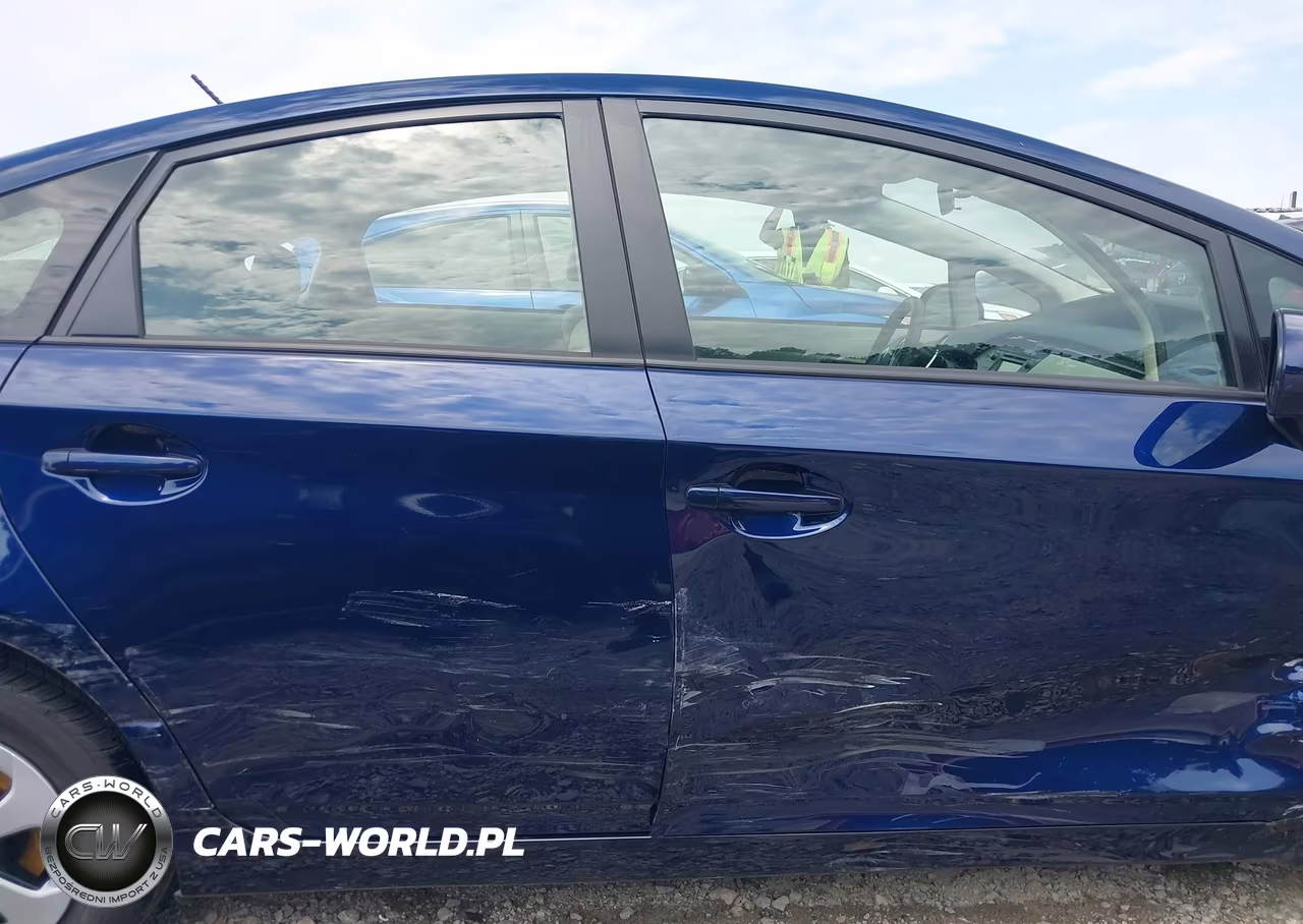 2013 Toyota Prius Two VIN:JTDKN3DU6D1698316 - 14