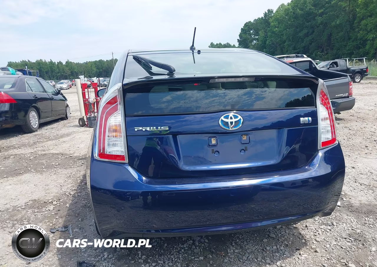 2013 Toyota Prius Two VIN:JTDKN3DU6D1698316 - 17