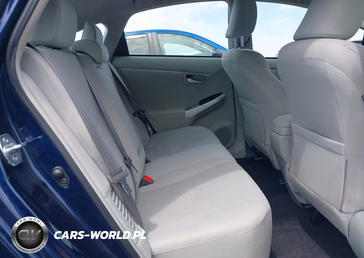 2013 Toyota Prius Two VIN:JTDKN3DU6D1698316 - 8