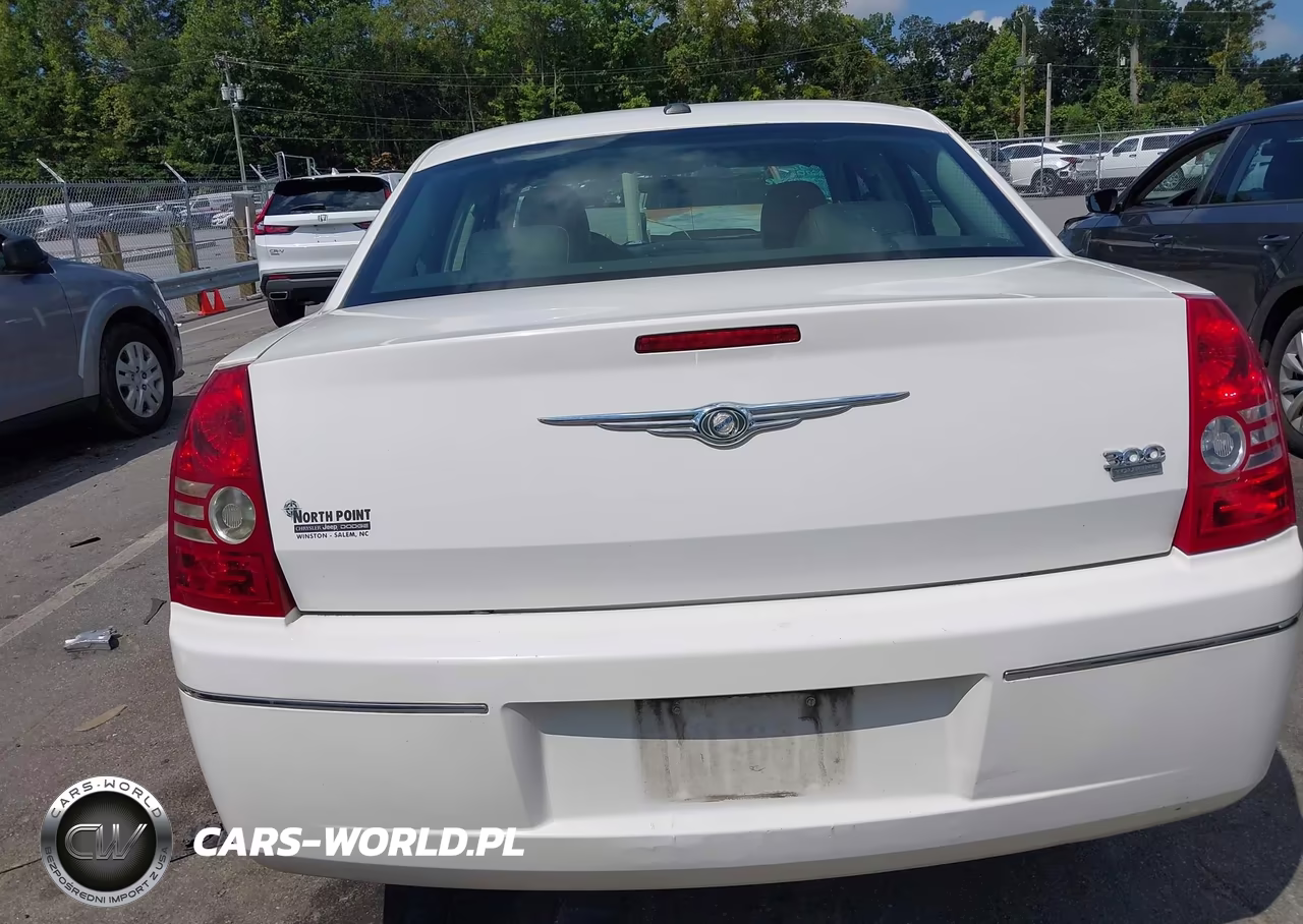 2009 Chrysler 300 Touring VIN:2C3KA53V49H584099 - 17