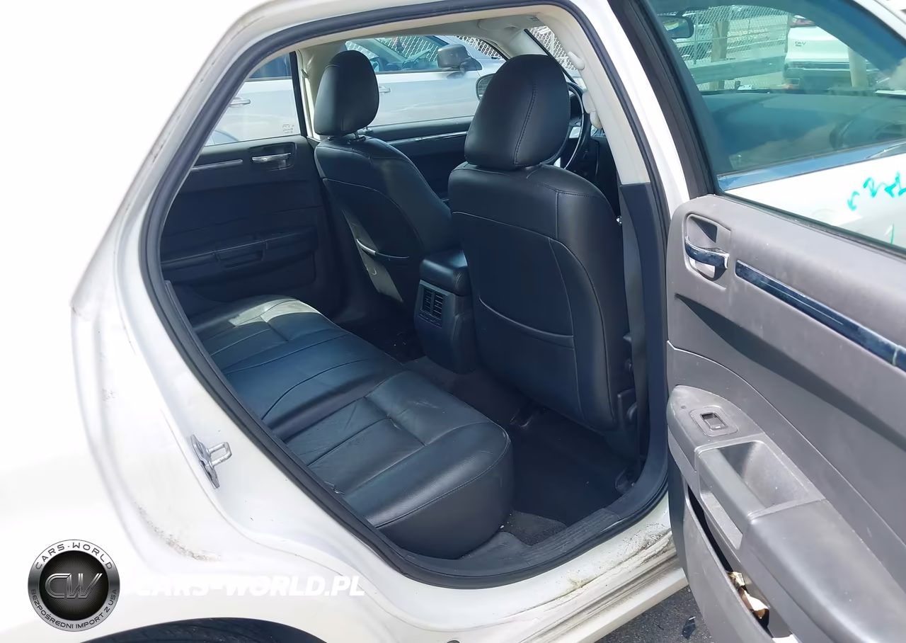 2009 Chrysler 300 Touring VIN:2C3KA53V49H584099 - 8