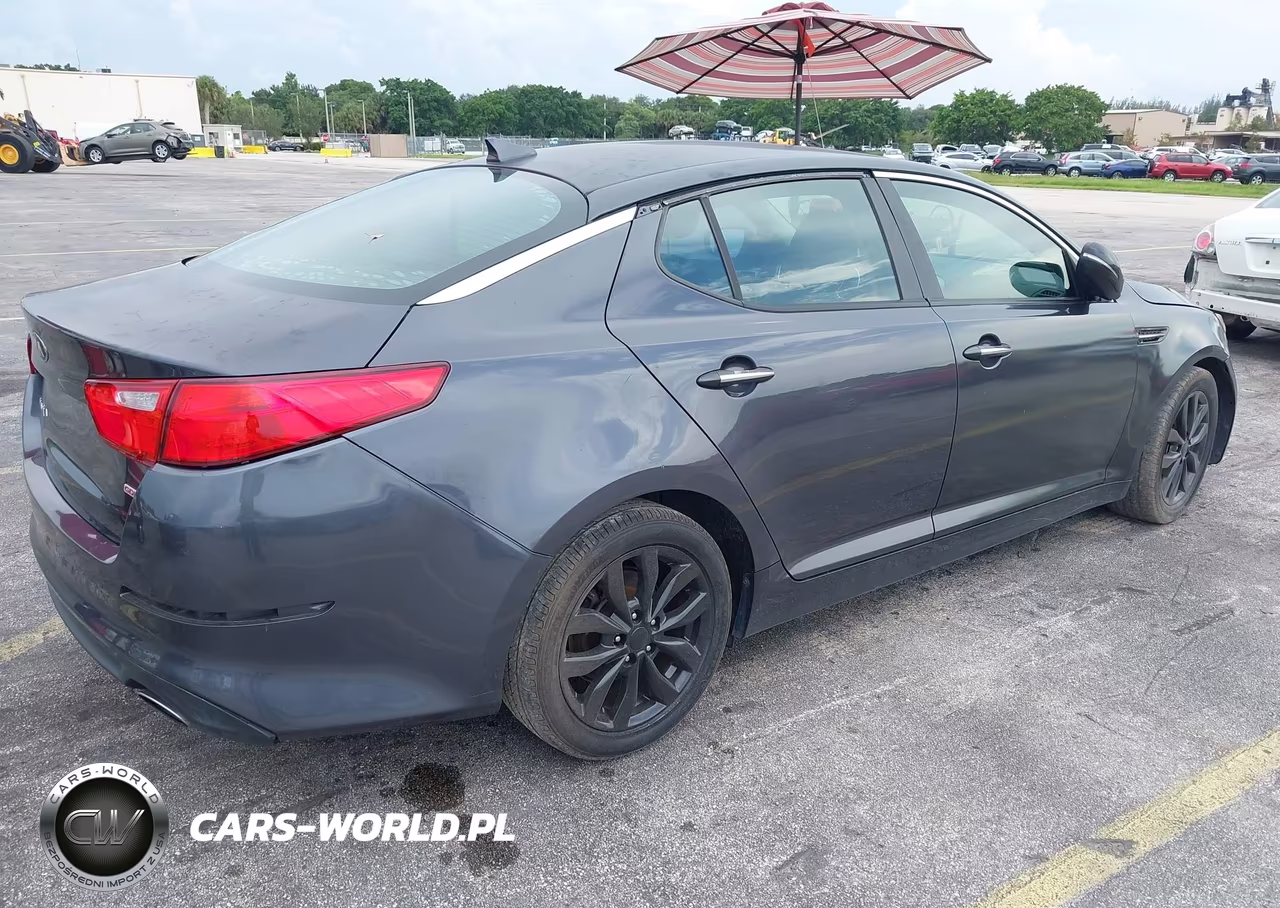 2015 Kia Optima Lx VIN:5XXGM4A71FG456988 - 4