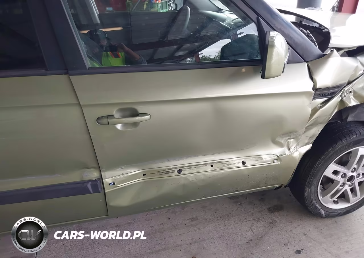 2011 Kia Soul + VIN:KNDJT2A25B7195627 - 16