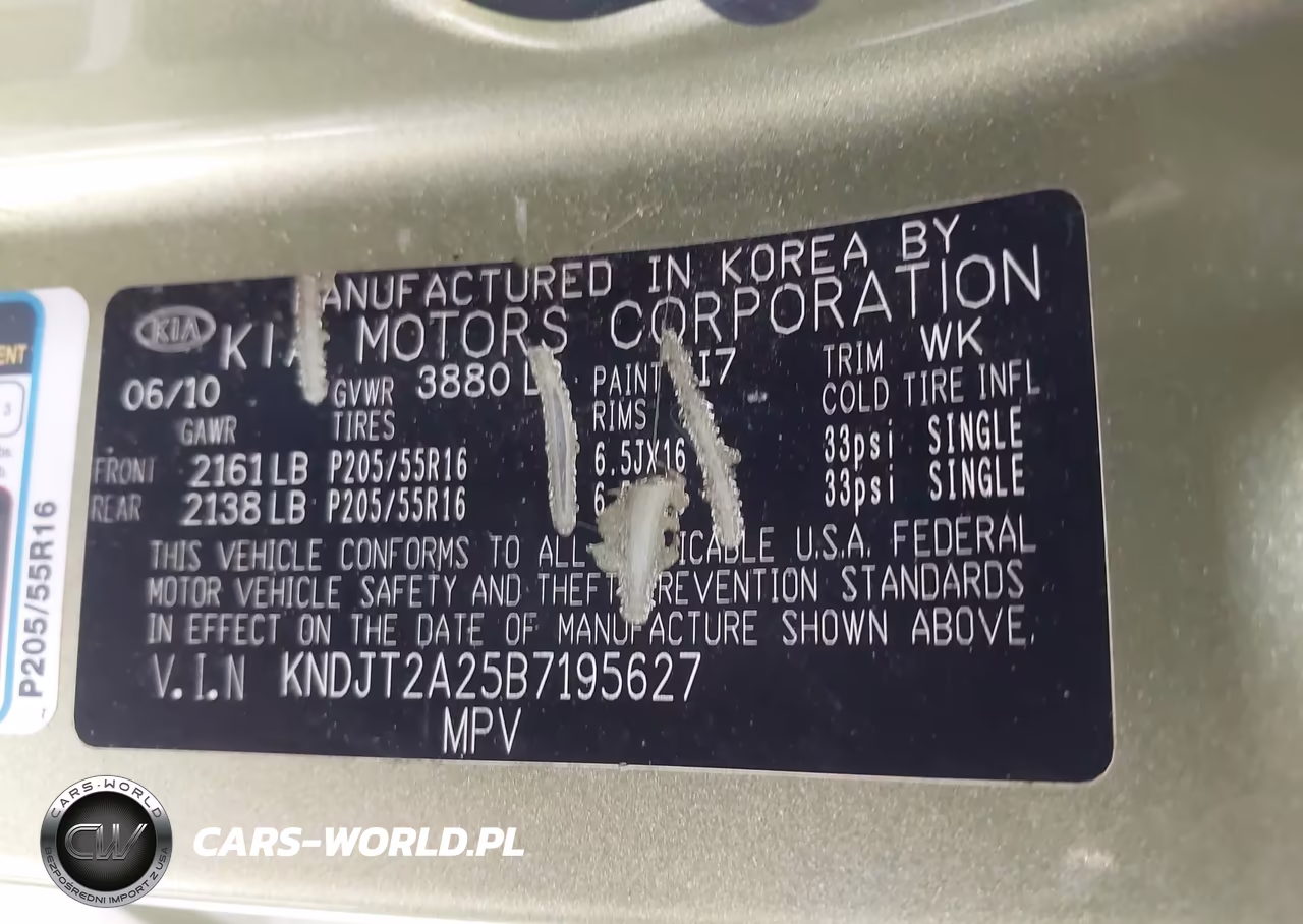 2011 Kia Soul + VIN:KNDJT2A25B7195627 - 9