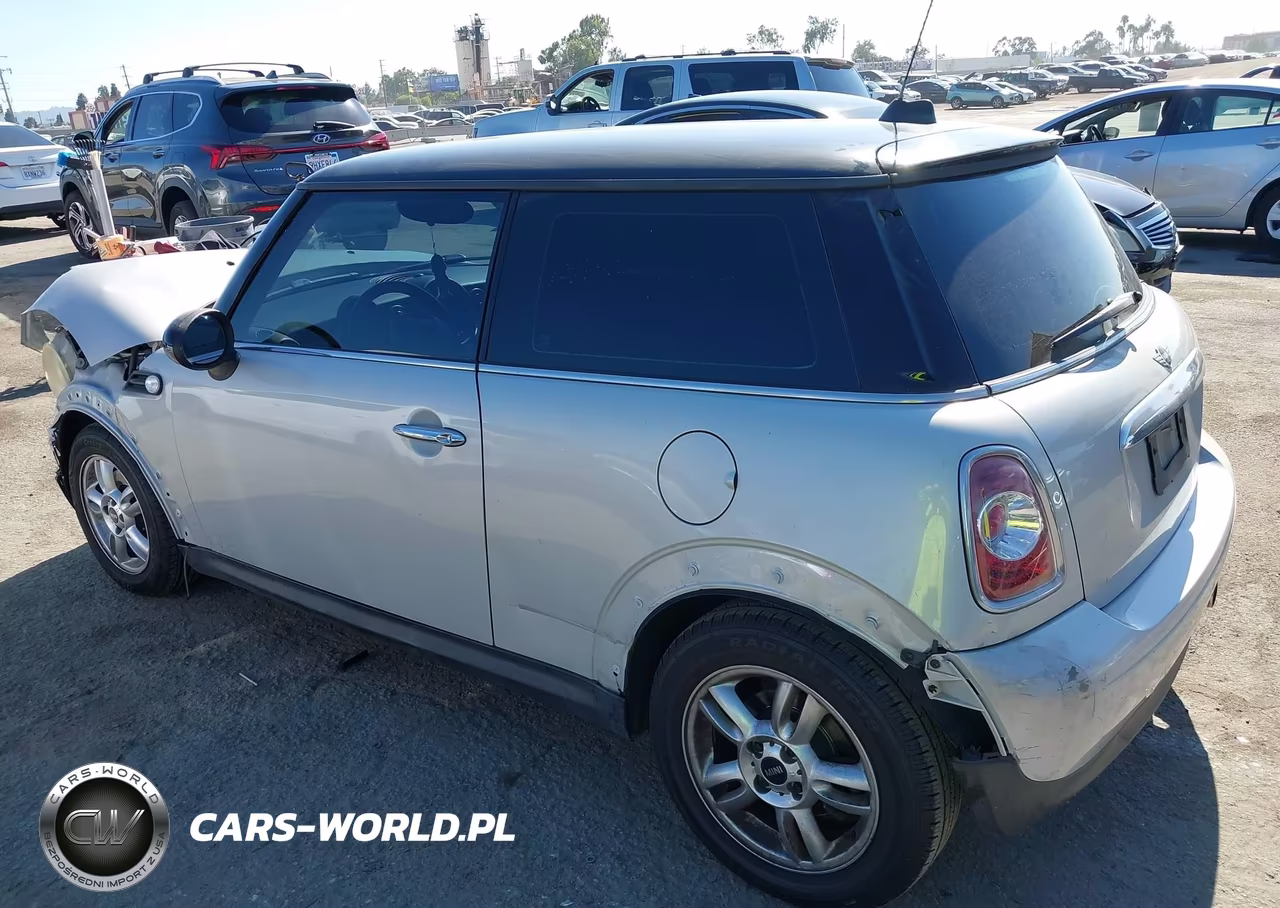2011 Mini Cooper VIN:WMWSU3C53BT095349 - 3