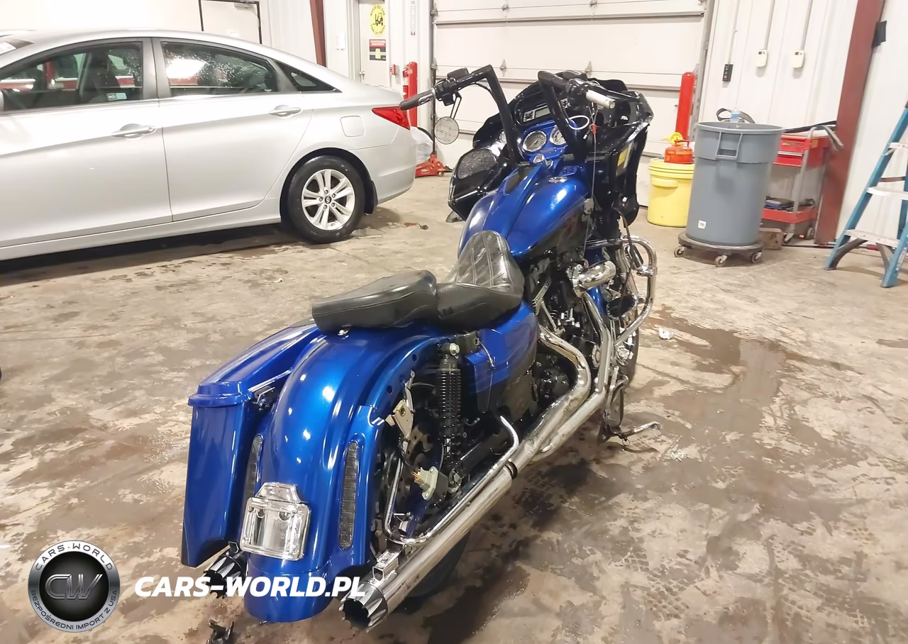 2012 Harley-Davidson Fltrxse Cvo Road Glide Custom VIN:1HD1TC819CB958085 - 4