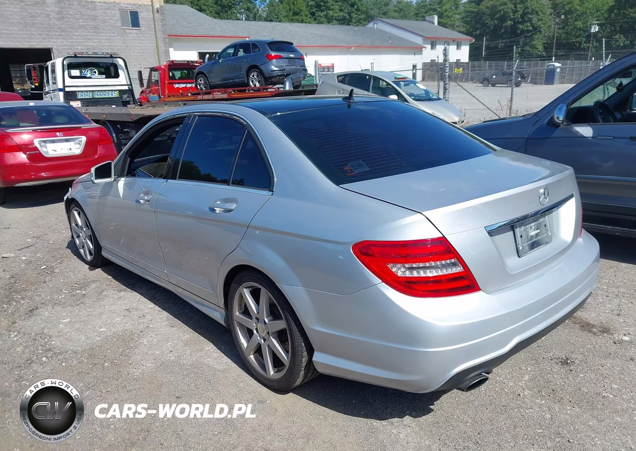 2014 Mercedes-Benz C 250 Luxury-Sport VIN:WDDGF4HBXEA961044 - 3