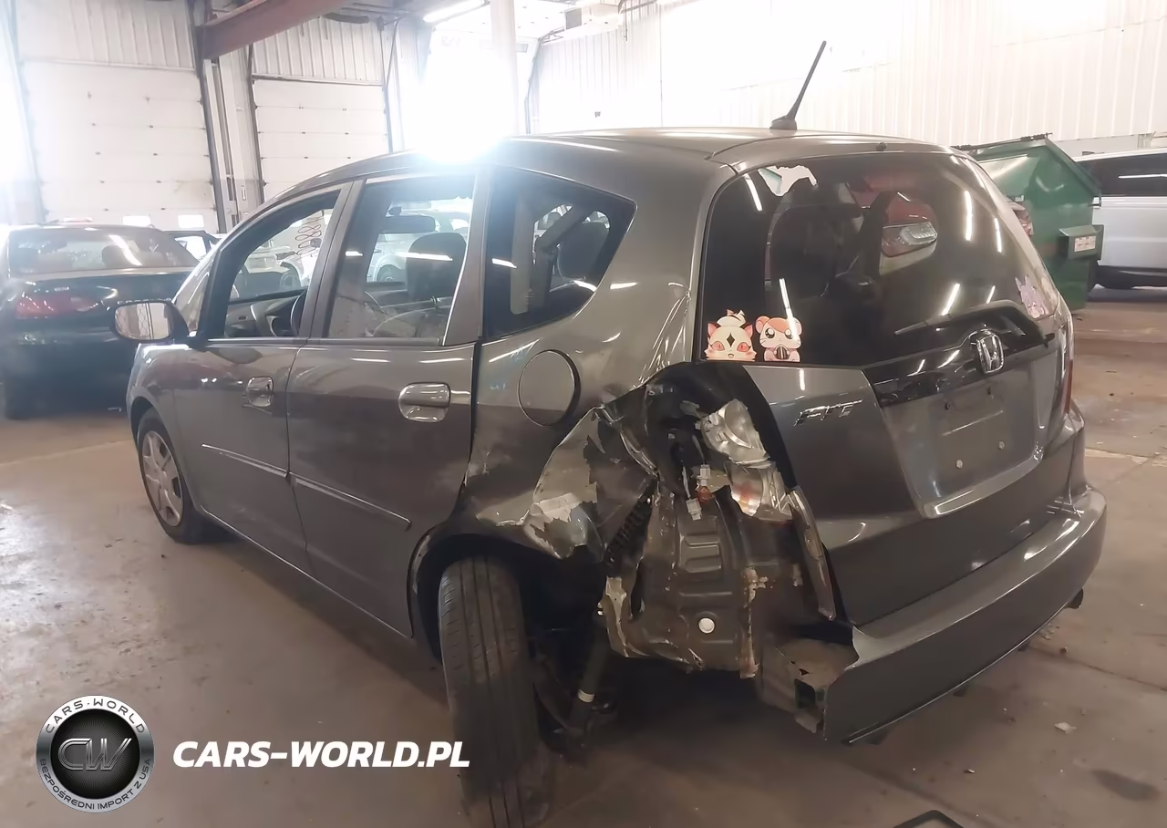 2013 Honda Fit VIN:JHMGE8H37DC012002 - 3