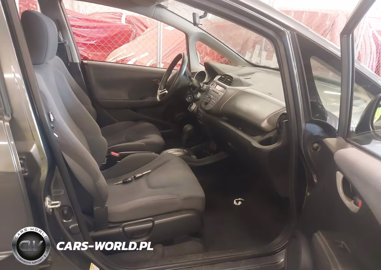 2013 Honda Fit VIN:JHMGE8H37DC012002 - 5