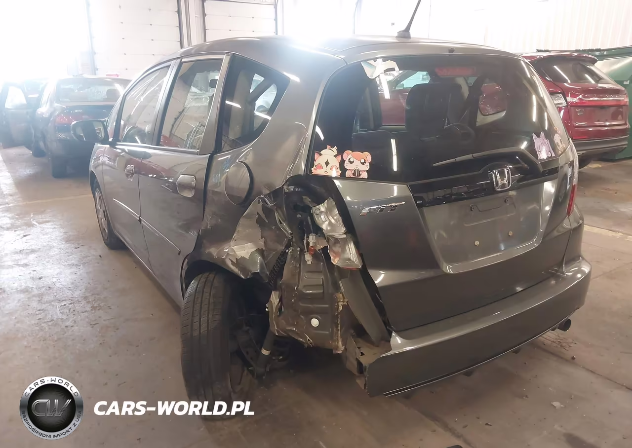 2013 Honda Fit VIN:JHMGE8H37DC012002 - 6