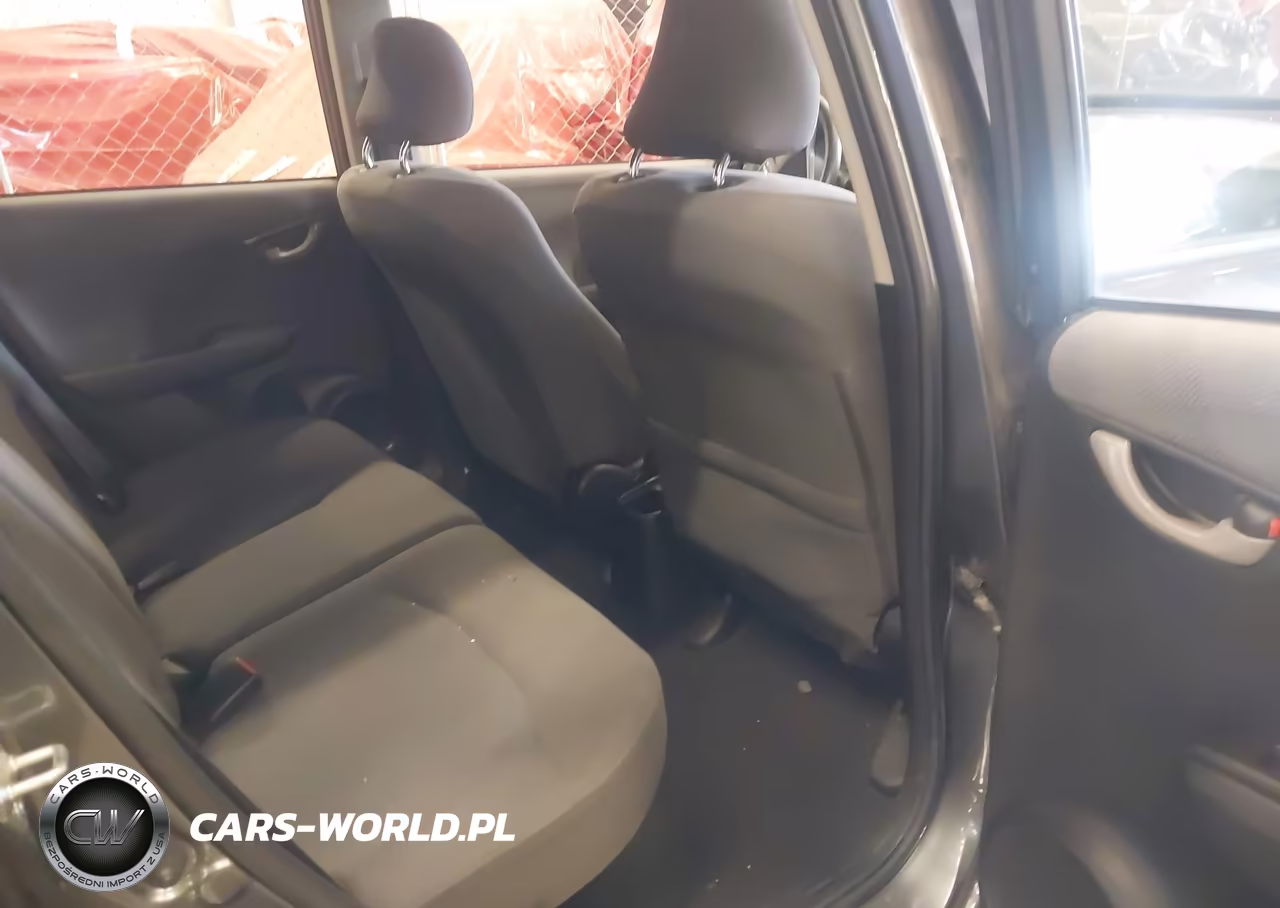 2013 Honda Fit VIN:JHMGE8H37DC012002 - 8