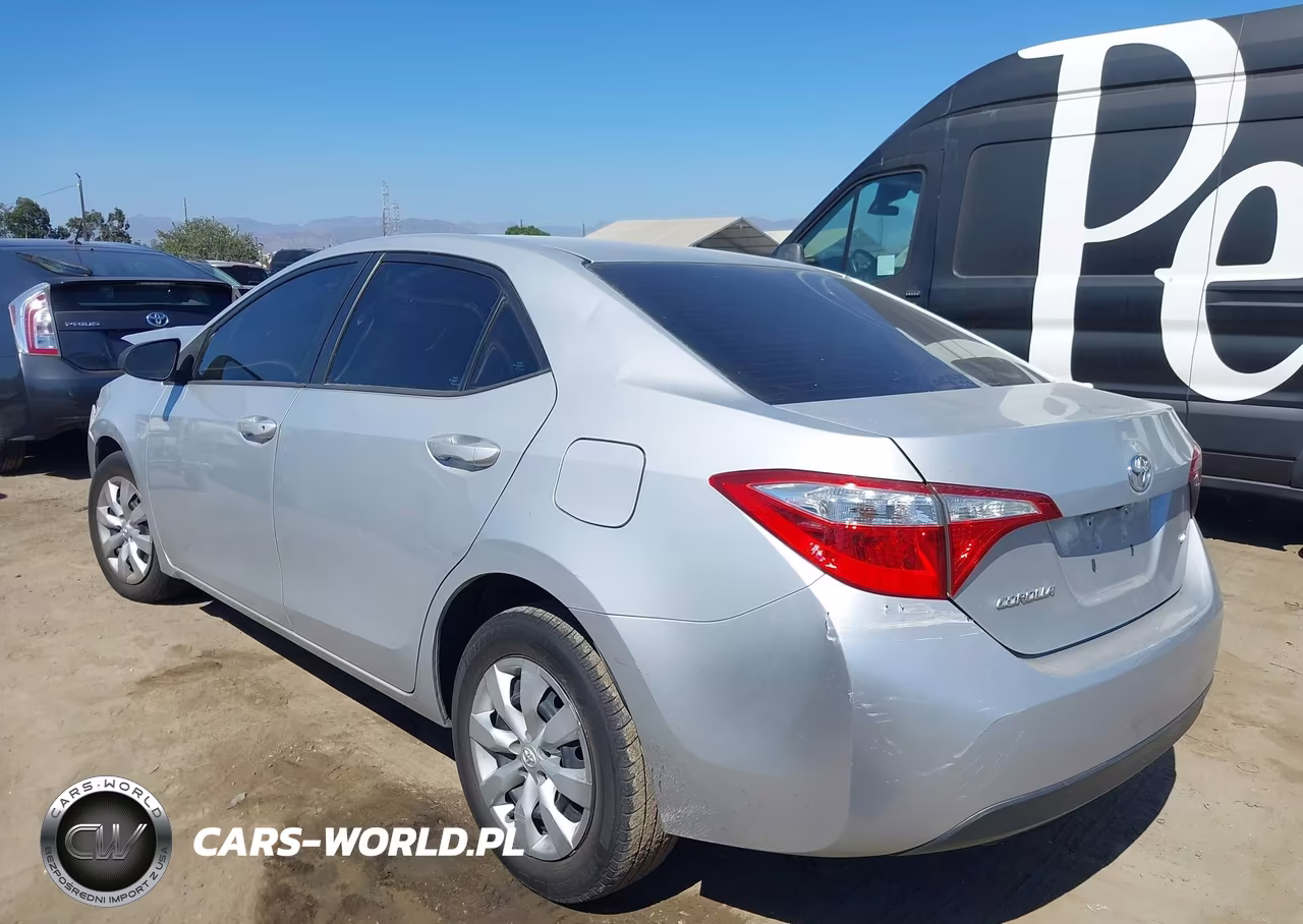 2016 Toyota Corolla Le VIN:5YFBURHE6GP515053 - 3