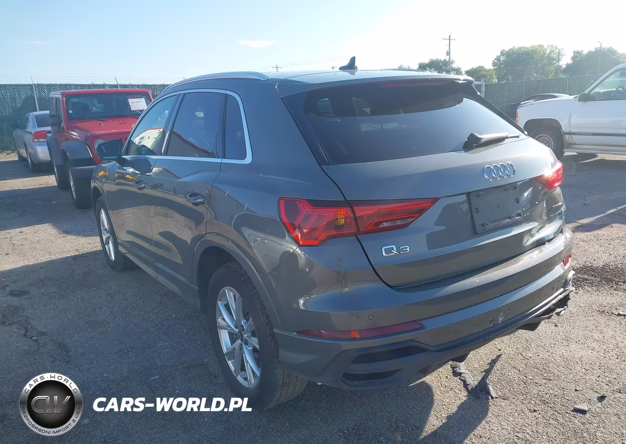 2023 Audi Q3 Premium S Line 45 VIN:WA1DECF35P1067469 - 3