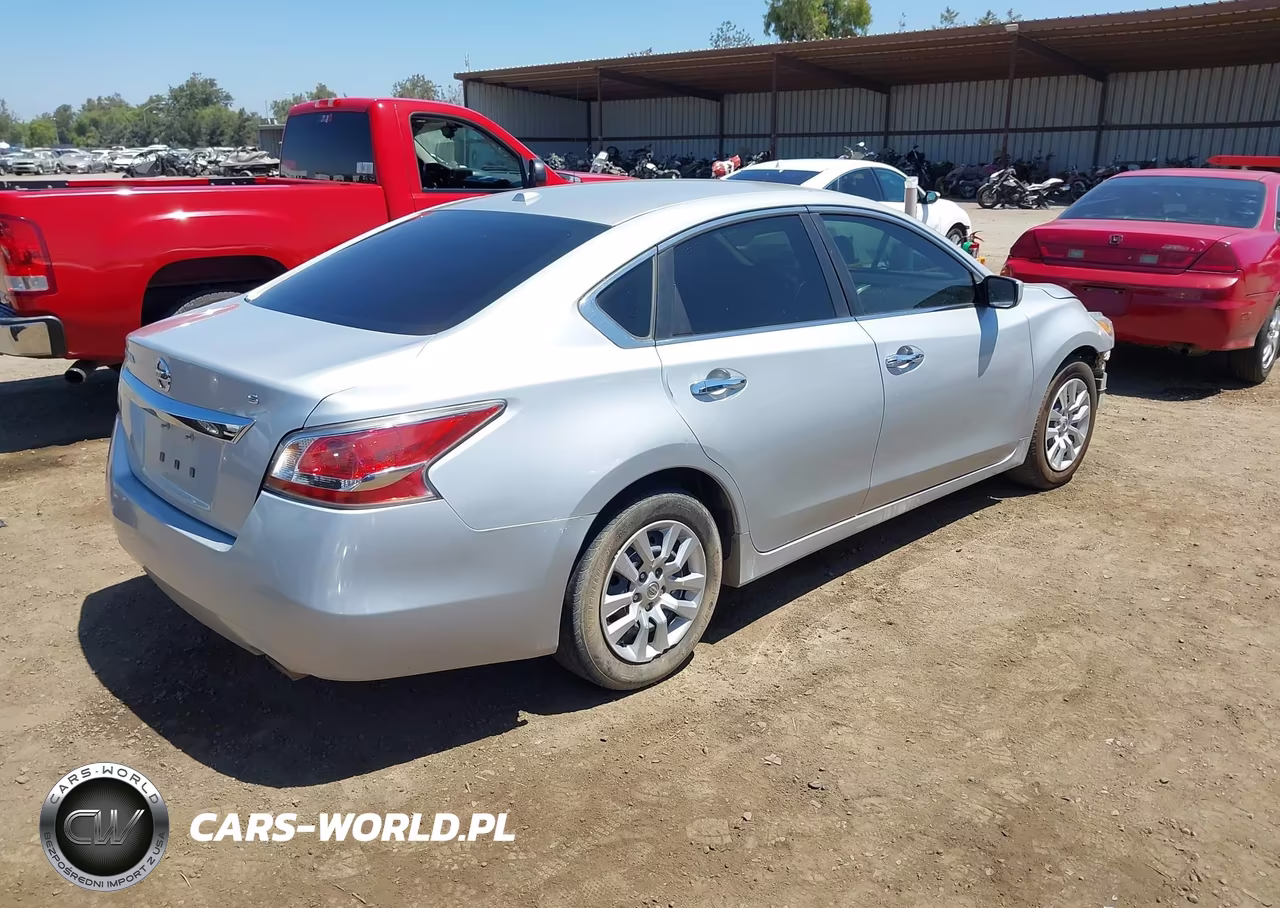2015 Nissan Altima 2.5 S VIN:1N4AL3AP5FN874306 - 4