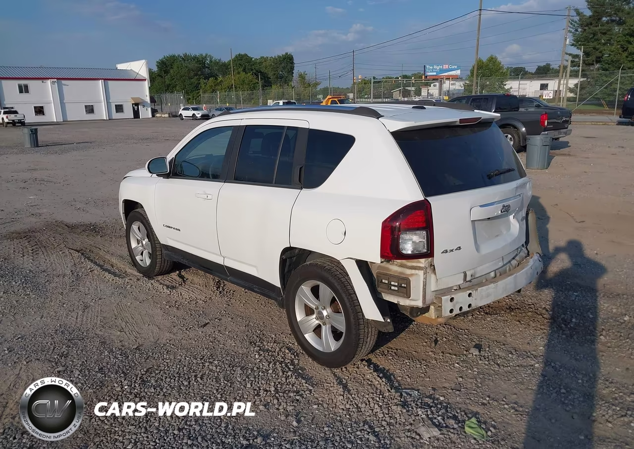 2014 Jeep Compass Latitude VIN:1C4NJDEB7ED847893 - 3