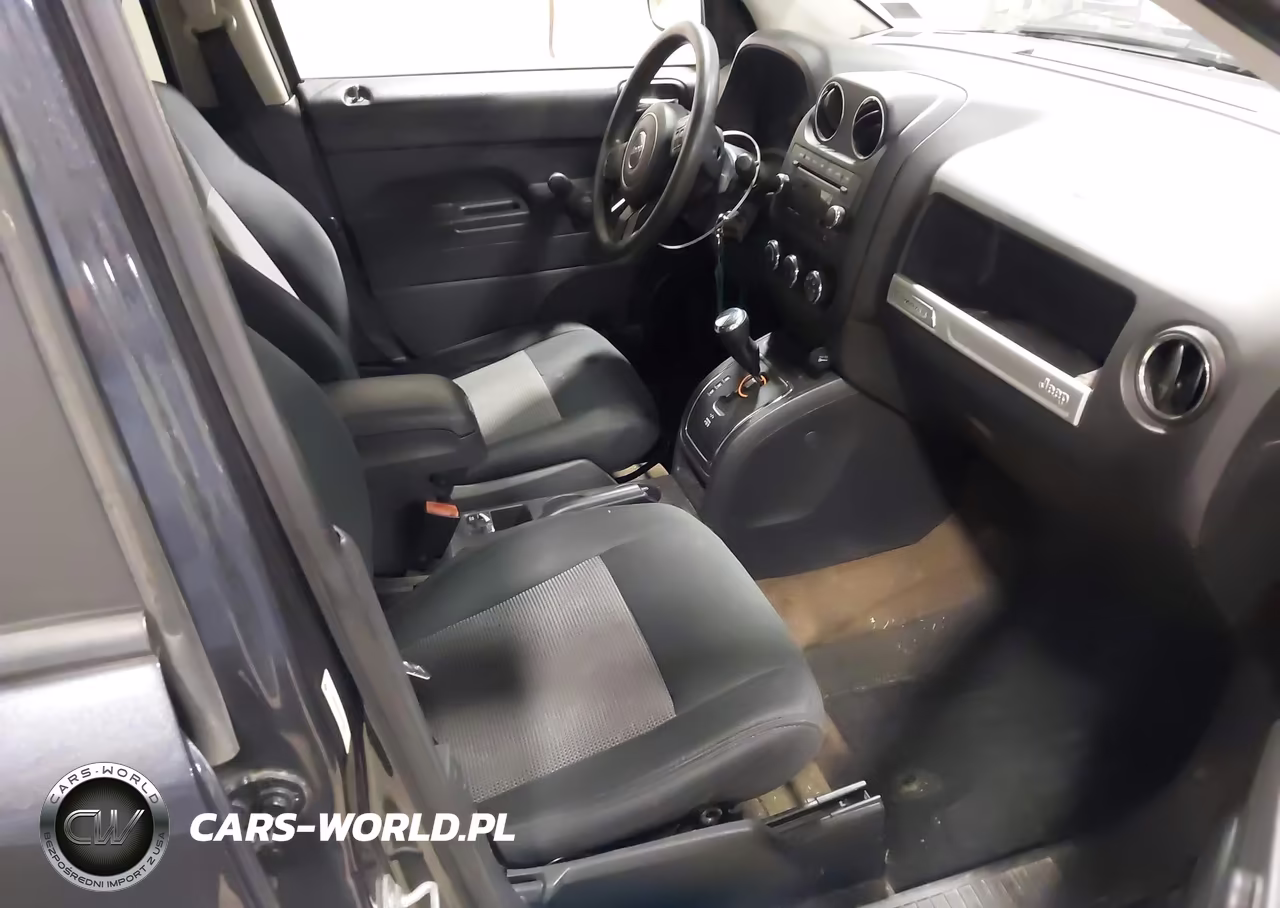 2014 Jeep Compass Sport VIN:1C4NJDBB2ED703186 - 5