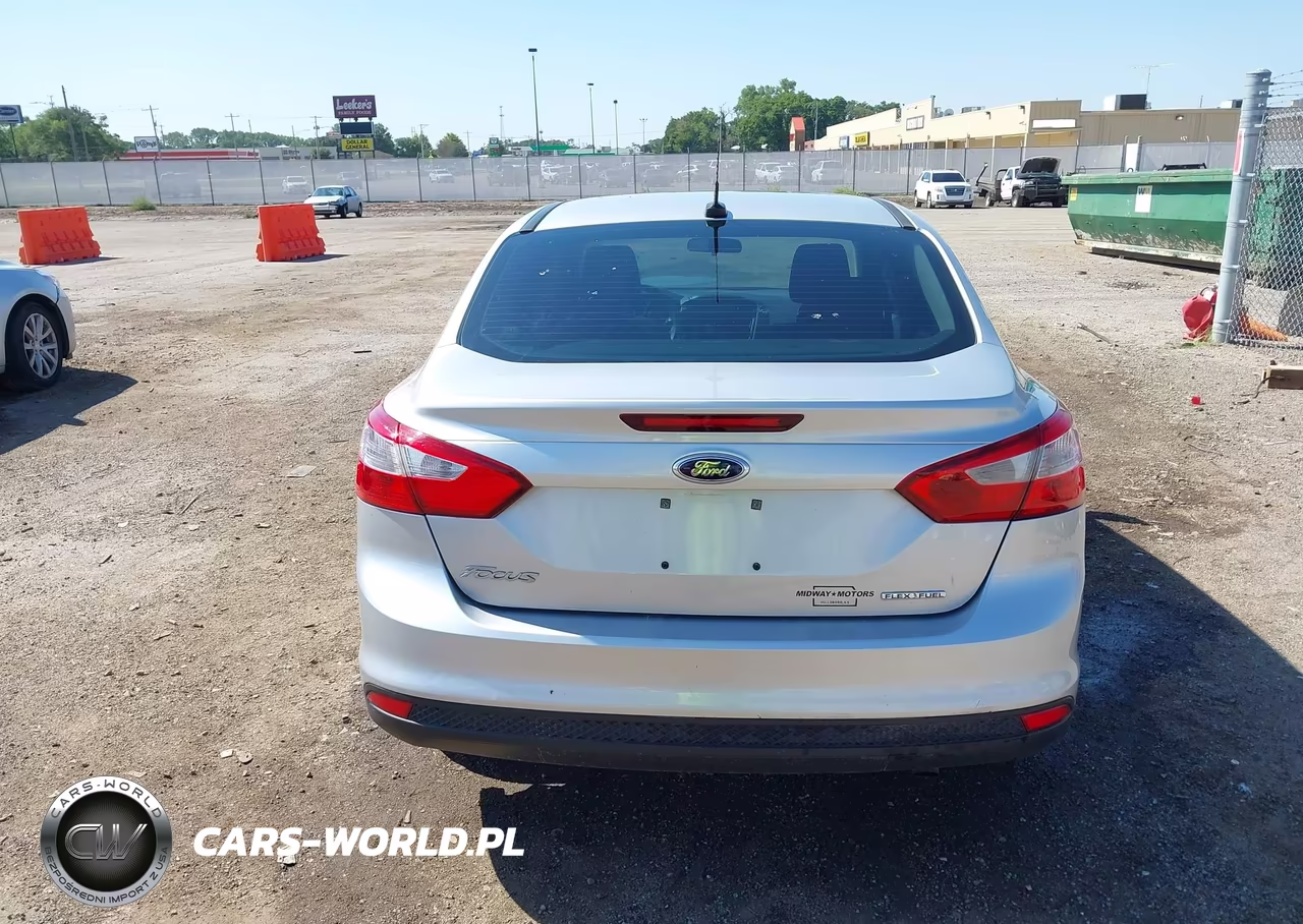 2013 Ford Focus VIN:1FADP3E20DL170071 - 17