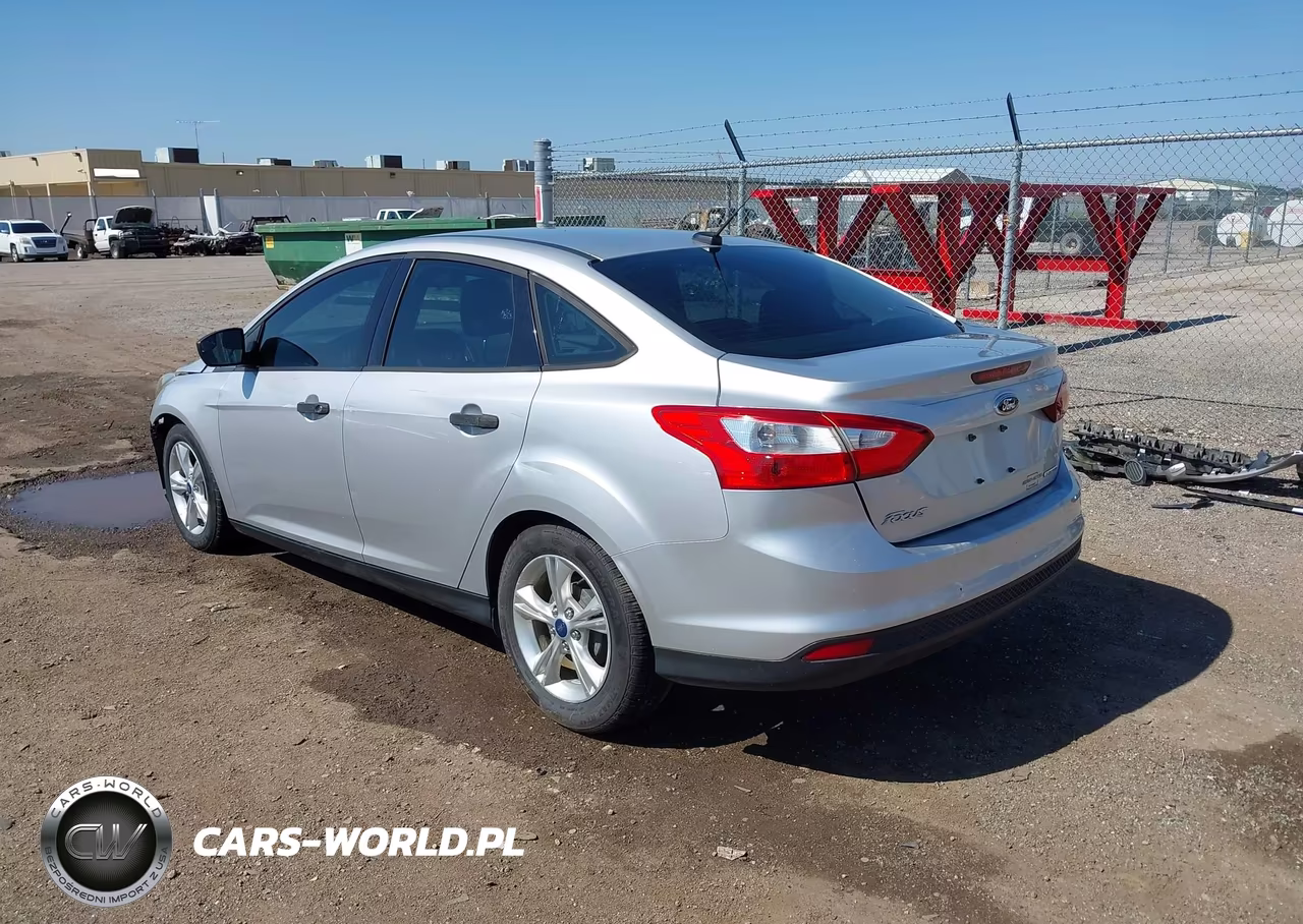 2013 Ford Focus VIN:1FADP3E20DL170071 - 3
