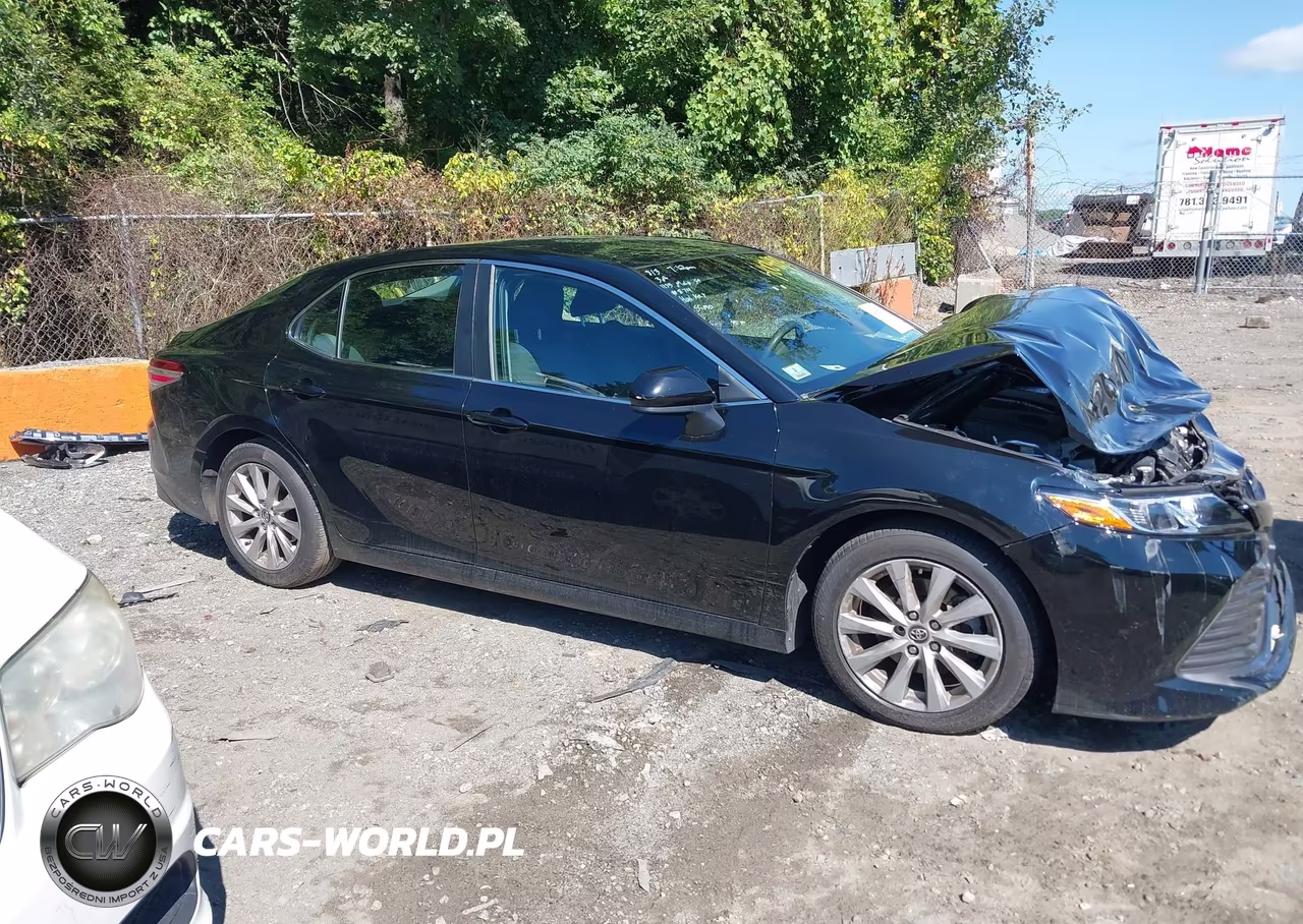 TOYOTA CAMRY VIN:4T1B11HK5JU562984 - 14