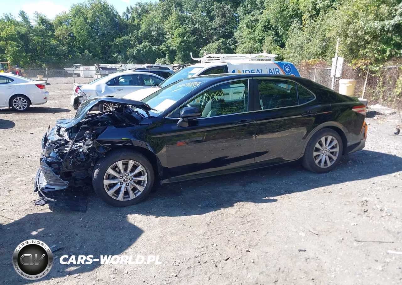 TOYOTA CAMRY VIN:4T1B11HK5JU562984 - 2