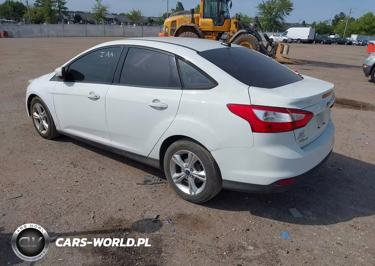 2014 Ford Focus Se VIN:1FADP3F23EL179945 - 3