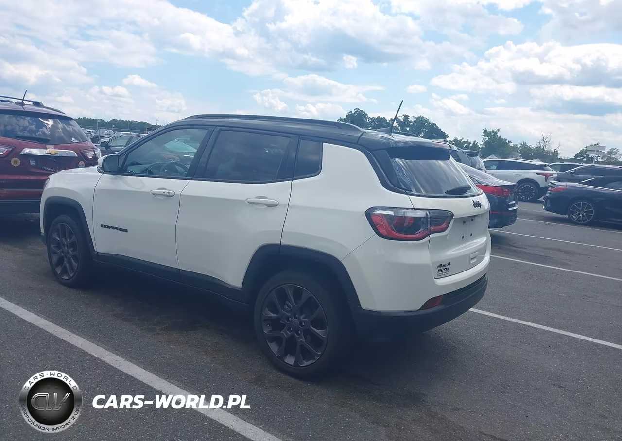 2019 Jeep Compass High Altitude 4X4 VIN:3C4NJDCB6KT748765 - 3